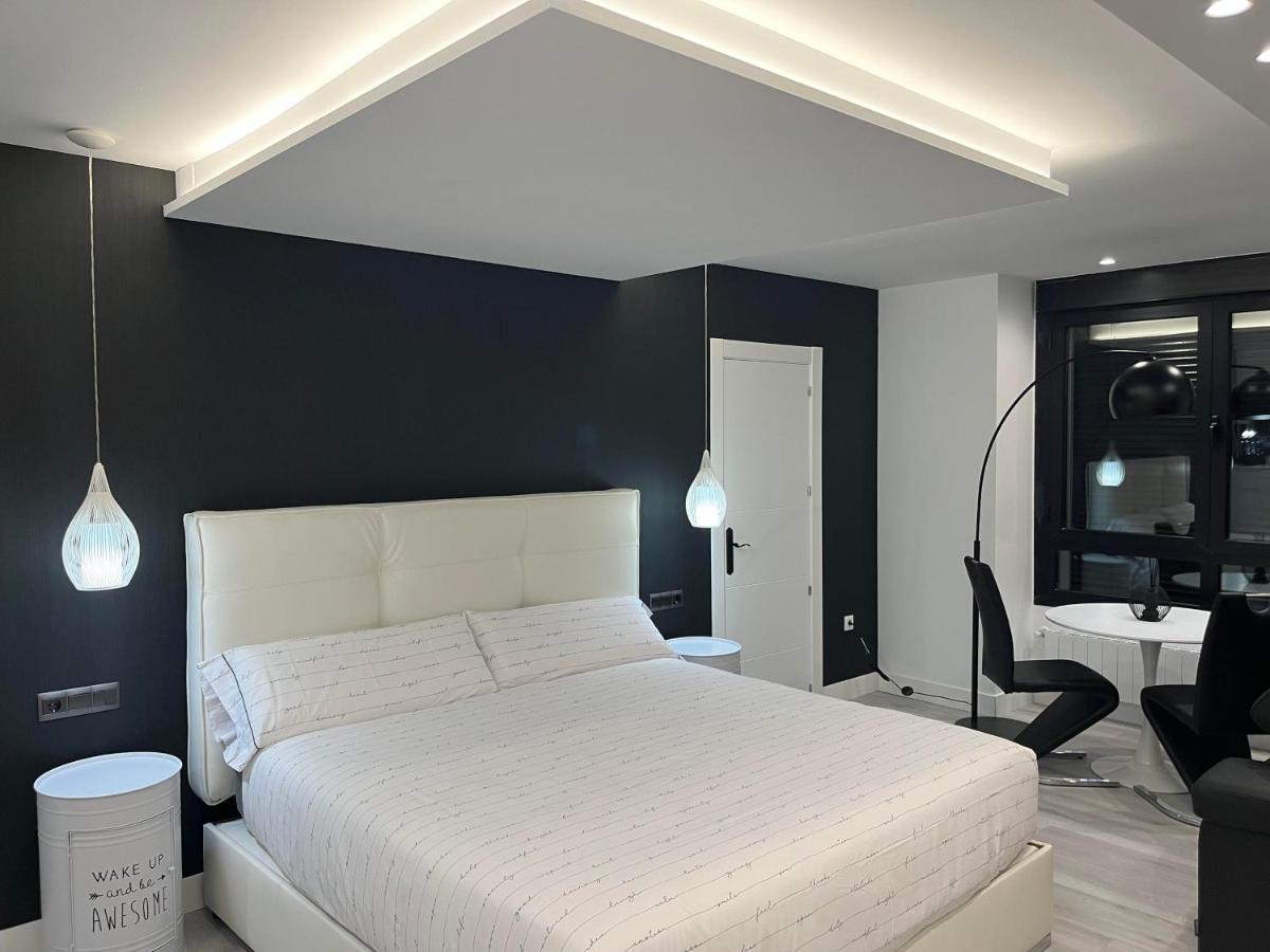 Black And White Suite "La Marinera" Castro Urdiales Eksteriør billede